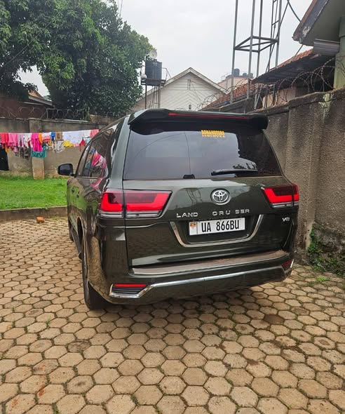 A picture of Land cruiser on sale