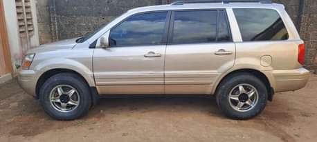 A picture of Honda pilot