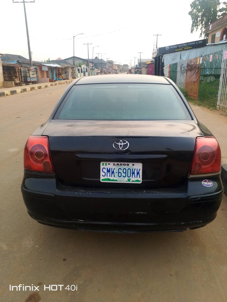 A picture of Toyota Avensis 07