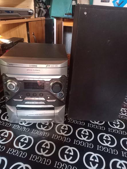 A picture of Philips 3 loader cd