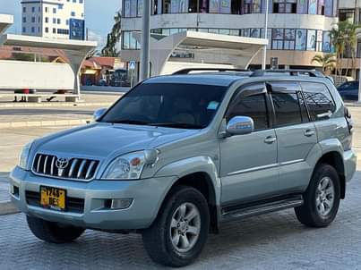 A picture of Toyota Prado for sale price Tshs 40 000 000 mil