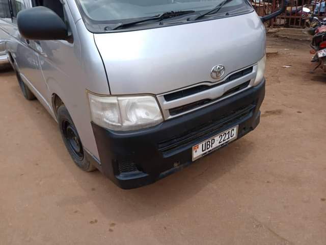 A picture of Toyota Hiece drone nice van 2012