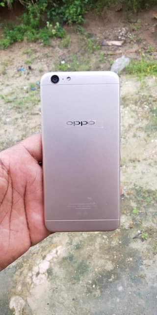 A picture of OPPO A57
