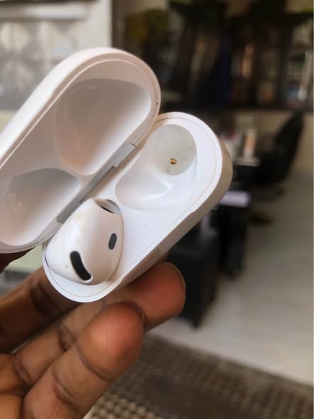 A picture of AirPods 4