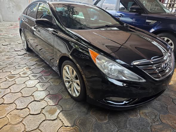 A picture of Distress Sale DIRECT BELGIUM FOREIGN USED 2013 Hyundai Sonata Price