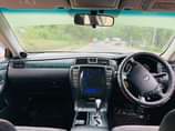 A picture of Toyota crown