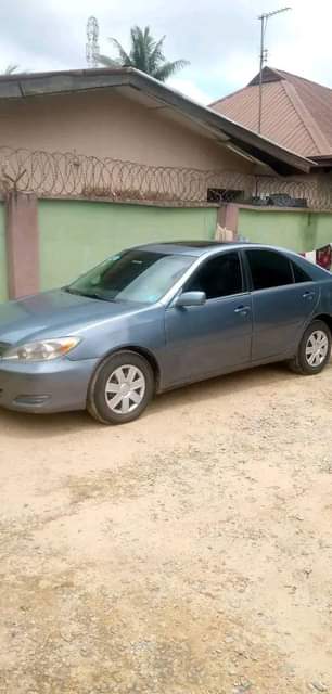 A picture of Toyota Camry 05