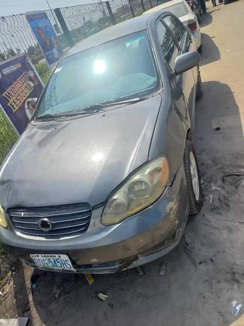 A picture of Toyota Corolla 2004 09025039052