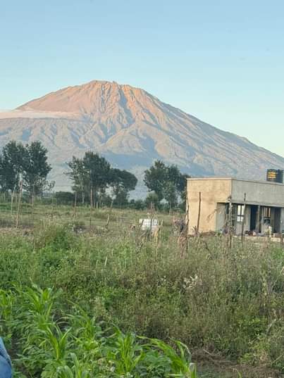 A picture of Miliki kiwanja Arusha na Moshi Kwa bei poa mawasiliano 0622467672