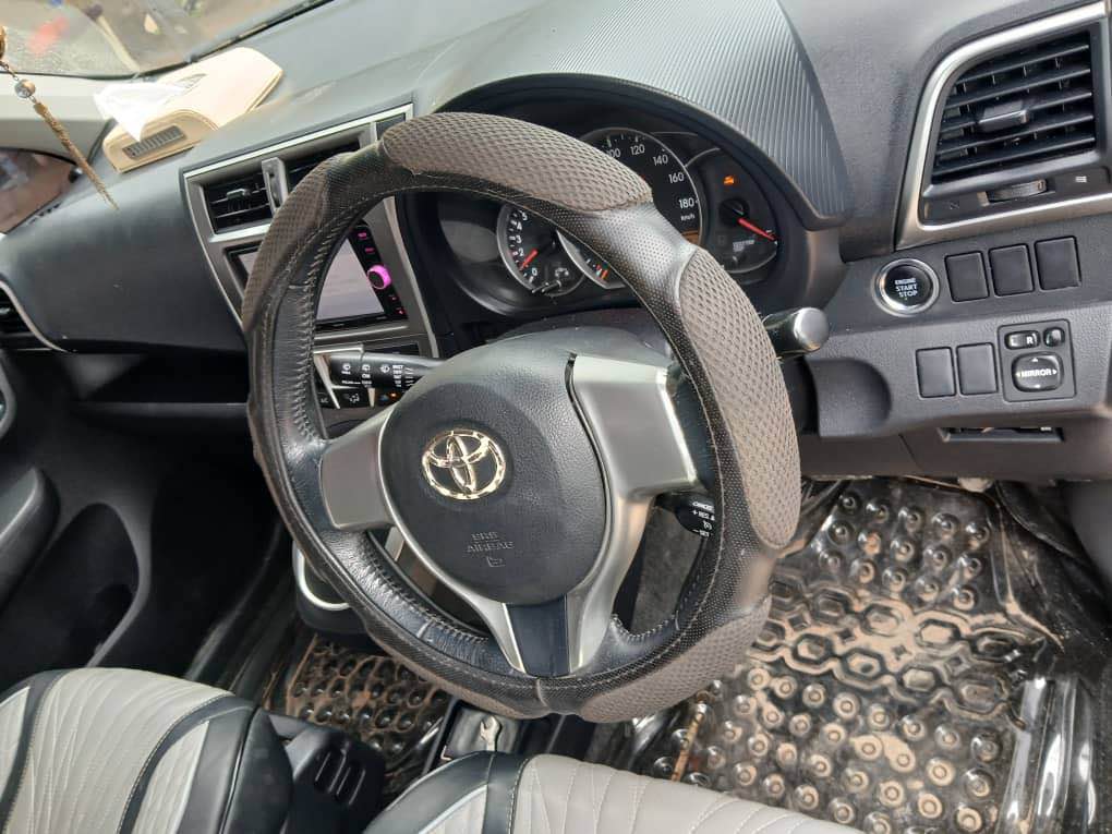 A picture of Toyota ractis