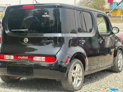 A picture of direct Belgium keyless 09 Nissan Cube good for school runs