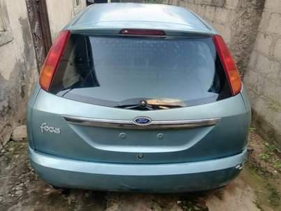 A picture of 2002 Ford 2002