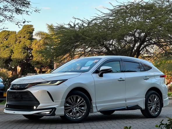 A picture of TOYOTA HARRIER NEW MODEL 2020 WHITE MODELISTA Z PACKAGE JBL