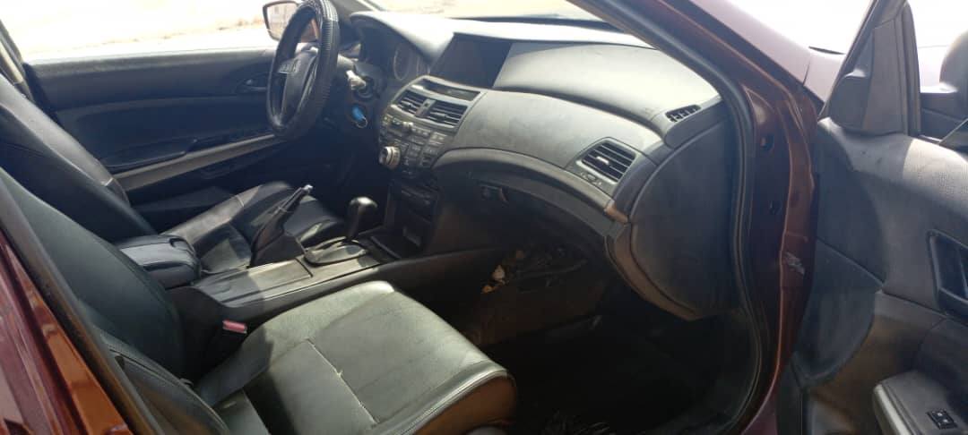 A picture of Hot distress Honda Accord 08 Very sound engine and gear