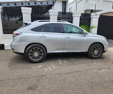 A picture of LEXUS RX350