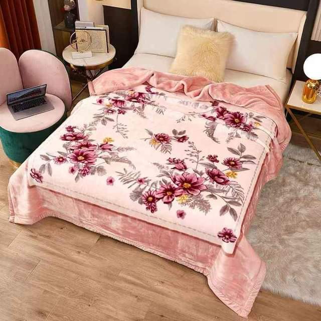 A picture of BLANKET SIZE 9X9 Kg 8 TSH 60 000 TU Call