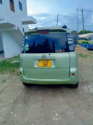 A picture of TOYOT SIENTA GARI IMEKAZAA IKO DAR UJANJA KUWAHI 0674899874
