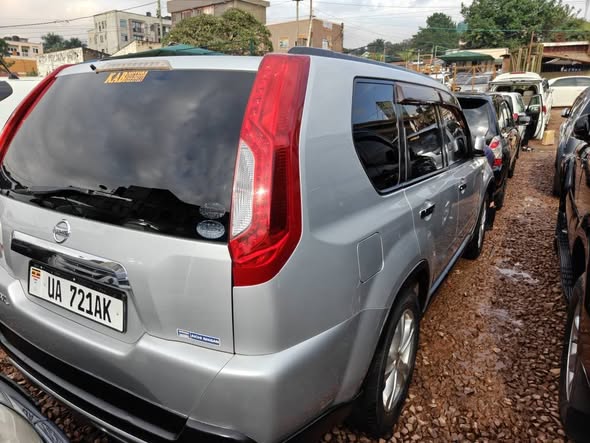 A picture of NISSAN X TRAIL 2012