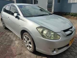 A picture of Toyota caldina 2004 5