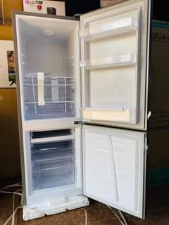 A picture of Hisense 231 litres fridge double door