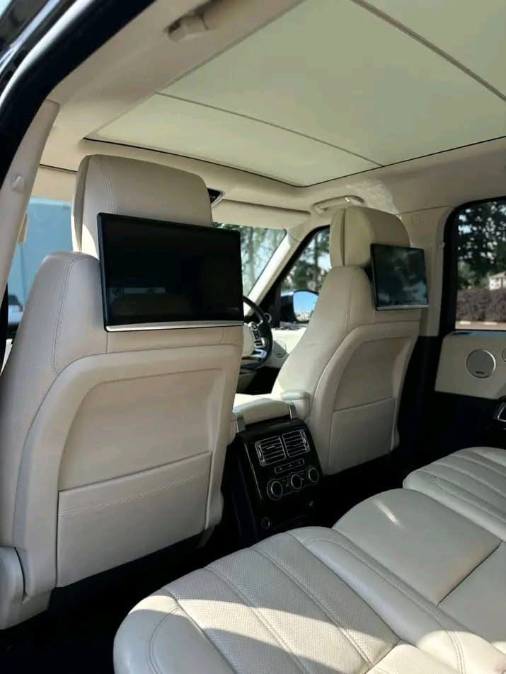 A picture of Range Rover at Cash 100M 0707442262 0767305199