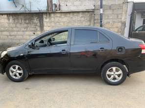 A picture of Manual gear Toyota Yaris Used by a woman Sound engine