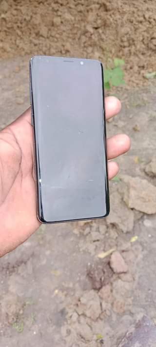A picture of Samsung s9 