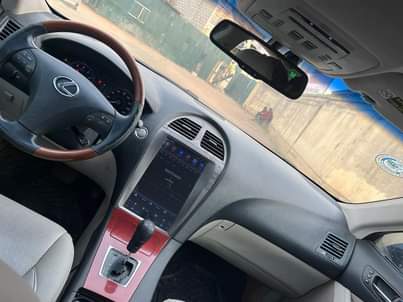 A picture of Lexus es350