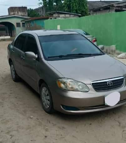 A picture of REG TOYOTA COROLLA 2004 LE UBER STANDARD 