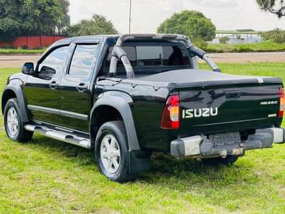 classifieds/cars isuzu