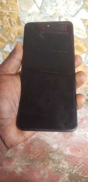 A picture of TECNO SPARK20 RAM 4 GB 128 BEI 150000 NO 0688792484