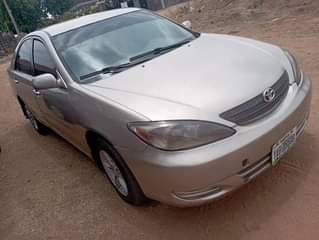 A picture of TOYOTA CAMRY 2003