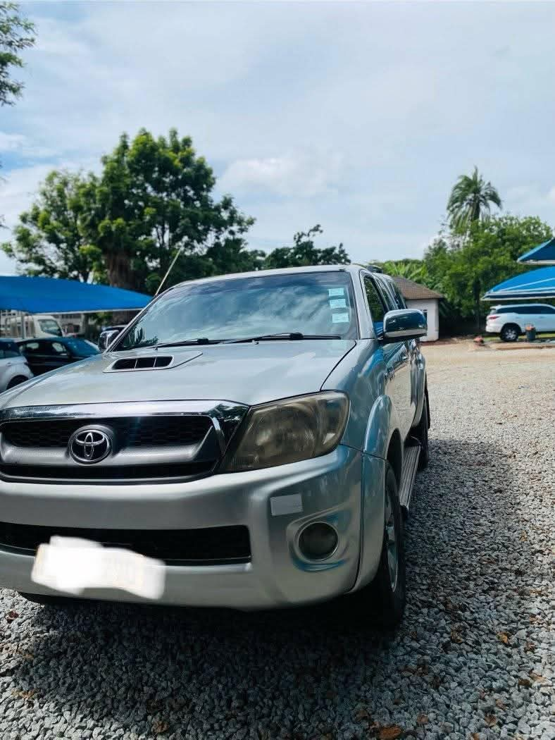 used toyota hilux