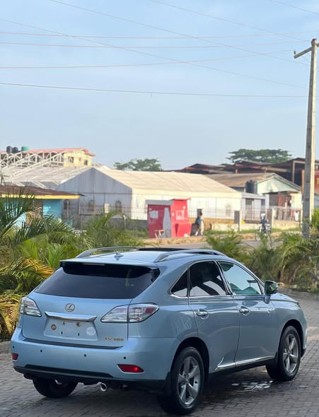 A picture of Lexus rx 350 2011 2012