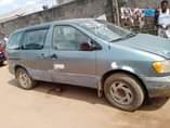 A picture of 2000 Toyota Sienna Ac body work needs attention Untampered Engine