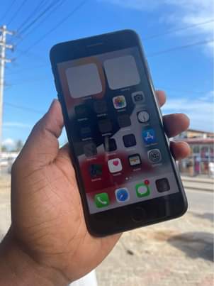 A picture of Iphone 7p 256gbb