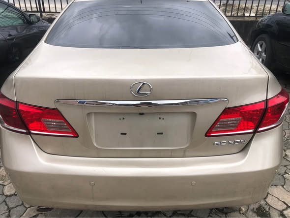 A picture of Lexus es350 2011 foreign used distress sale price 13 5m