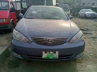 A picture of Toyota Camry 03