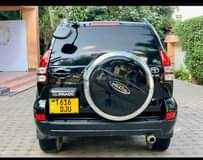 A picture of TOYOTA LAND CRUISER PRADO BEI MILIONI 43