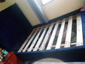 A picture of Bad sofa ya 4 kwa 6 na godoro lake