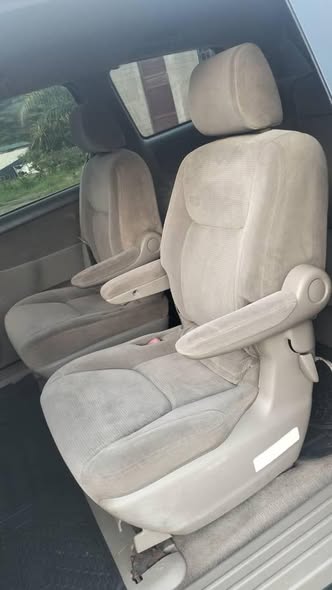 A picture of 2005 Toyota Sienna Belgium Standard buy n drive location Abuja