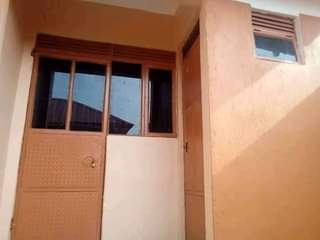 A picture of Single rooms for rent at 130k