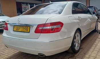 A picture of MERCEDES BENZ E300 MODEL 2010 NEW BRAND MILEAGE 72772 PRICE