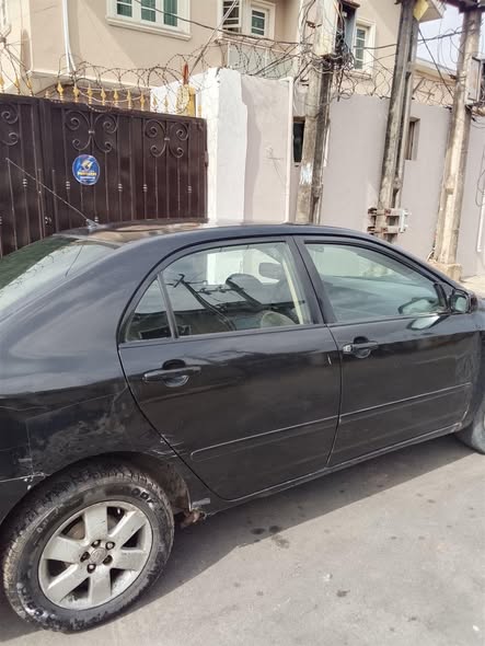 A picture of 2004 Toyota corolla