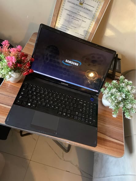 A picture of SAMSUNG LAPTOP