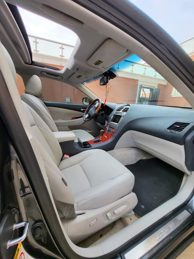 A picture of 2007 foreign used Lexus Es350