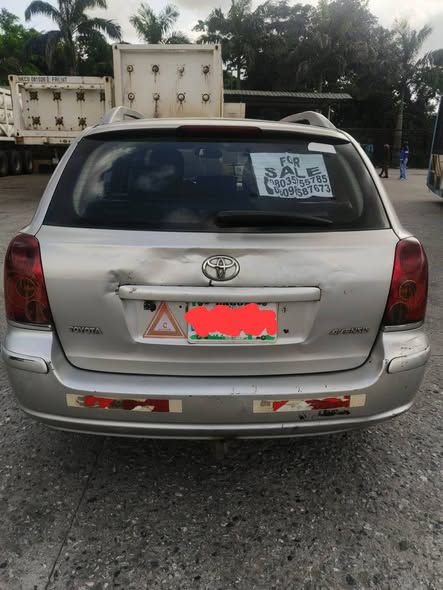 A picture of Toyota Avensis 04