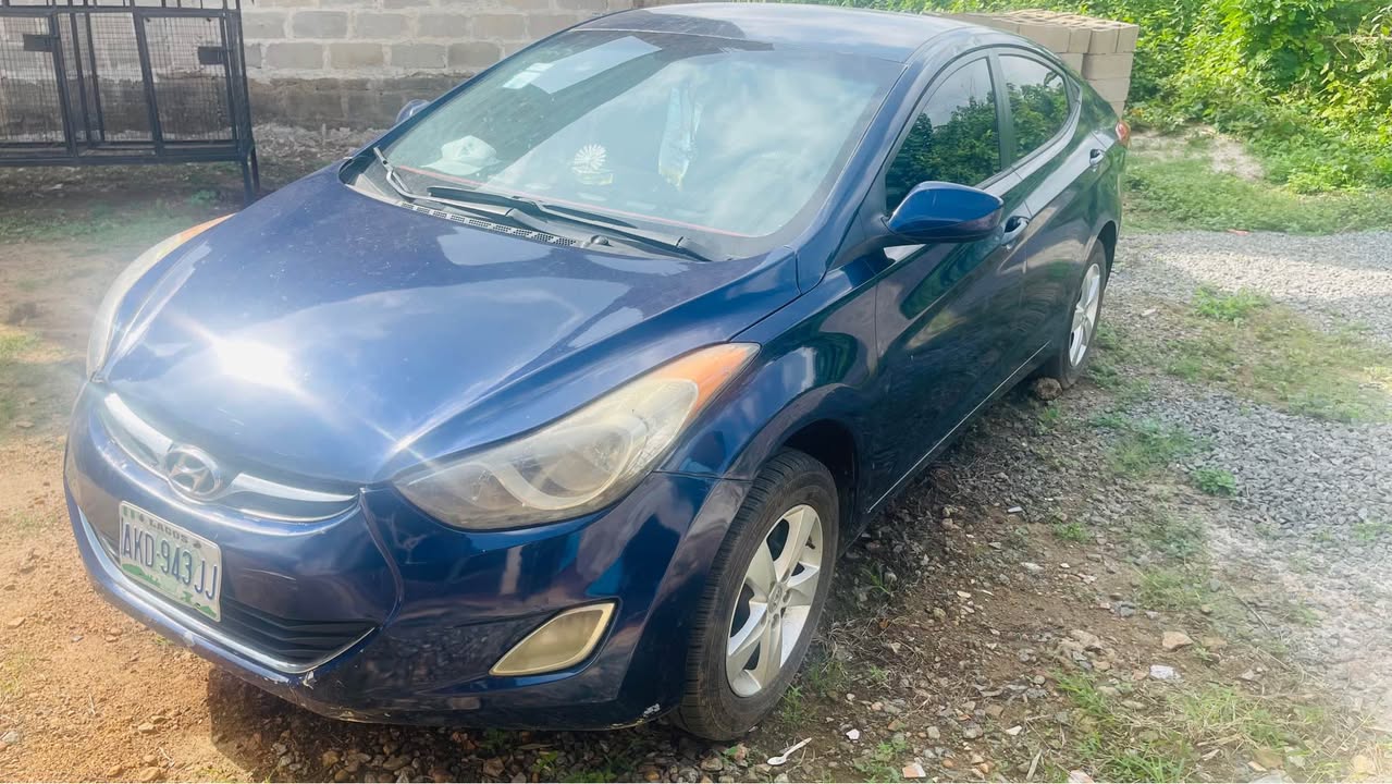 A picture of HYUNDAI ELANTRA 2012