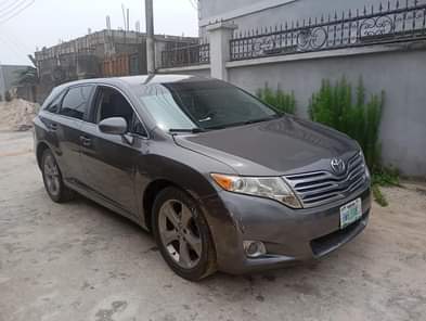 A picture of SUPER CLEAN 2009 MODEL TOYOTA VENZA CONDITION Nigerian used Top