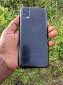 A picture of Samsung Galaxy m31 camera ya nyuma vumb kdg gb64 ram6
